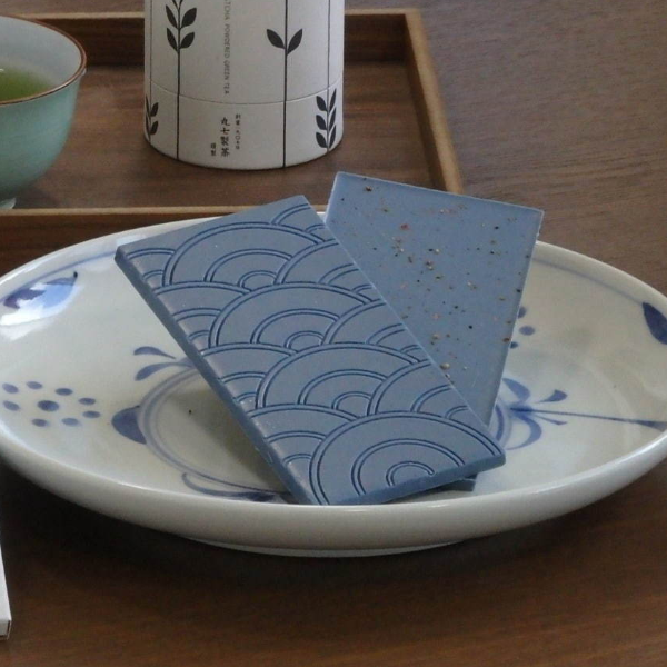 比藍叫可樂還藍！日本推出「藍色胡椒巧克力」你敢吃嗎？