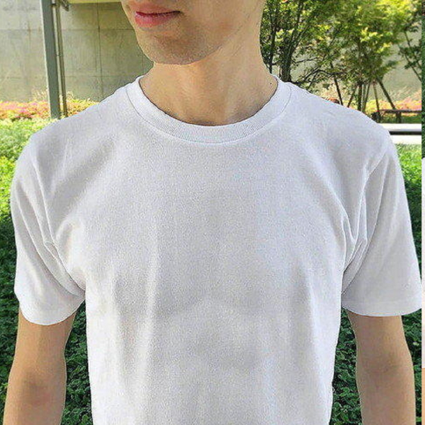 假裝自己有腹肌！日本「壯男肌肉和大胸女孩」視覺效果 T 恤　懶得運動的你值得擁有！