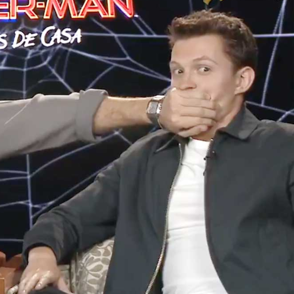 超調皮！傑克葛倫霍防堵劇透《蜘蛛人 2：離家日》　下一秒湯姆荷蘭居然偷舔他的手心！