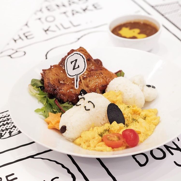 史努比陪你一起吃飯！新加坡推出「史努比咖啡廳快閃店」　餐點可愛到捨不得吃