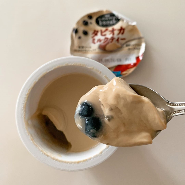 珍奶真的被玩壞啦！日本再推 3 款「珍珠奶茶口味甜點」，網友：「珍奶優格味道好違和」