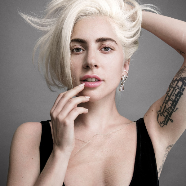 根本不同人！回顧 Lady Gaga 自己都認不出的 5 大「黑歷史 Look」，網友：生牛肉裝竟然不是最慘