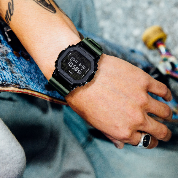 G-SHOCK經典錶款 5600系列再升級，金屬質感讓強悍態度更進擊！這個初戀情人我可以～