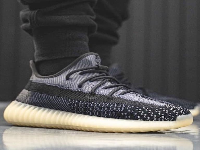 這招狠！ Yeezy Boost 350 V2 兩雙神秘配色高清照無預警釋出，鞋迷：不愧是登上《福布斯》的男人