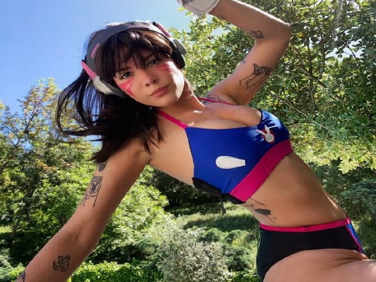 Halsey 性感角色扮演《鬥陣特攻》D.Va，歌迷為之瘋狂：「身材未免太正點了」！