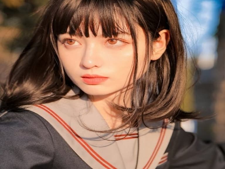 【野生抓正妹❤】激似橋本環奈!最正數學老師「JK 制服照」在日本爆紅,網友:想認真學數學了⋯