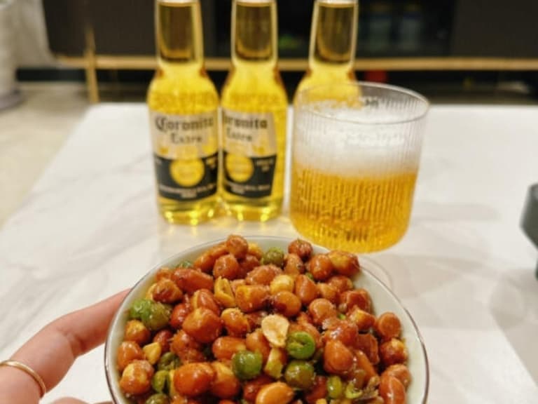 喝酒必備的 10 款下酒零食推薦：泰國 Bento 魷魚片、華元薯格格⋯涮嘴到停不下來！