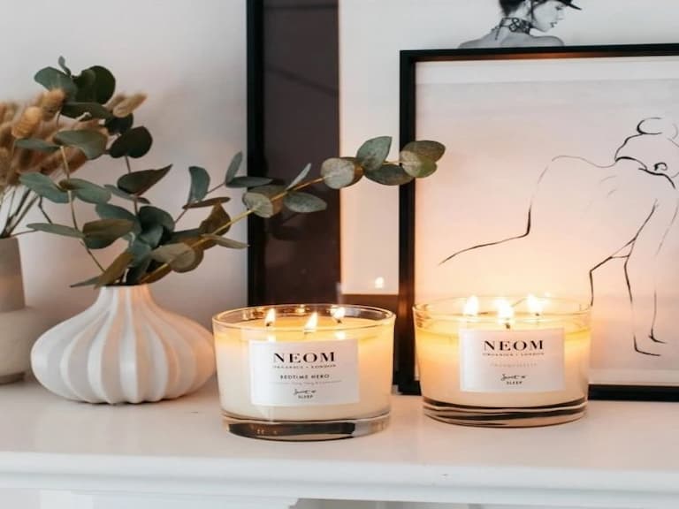 從豬窩變豪宅！Dior 香氛世家、NEOM 靜心舒眠...這 4 款色香味俱全「香氛蠟燭」，裝飾實用兩不誤～