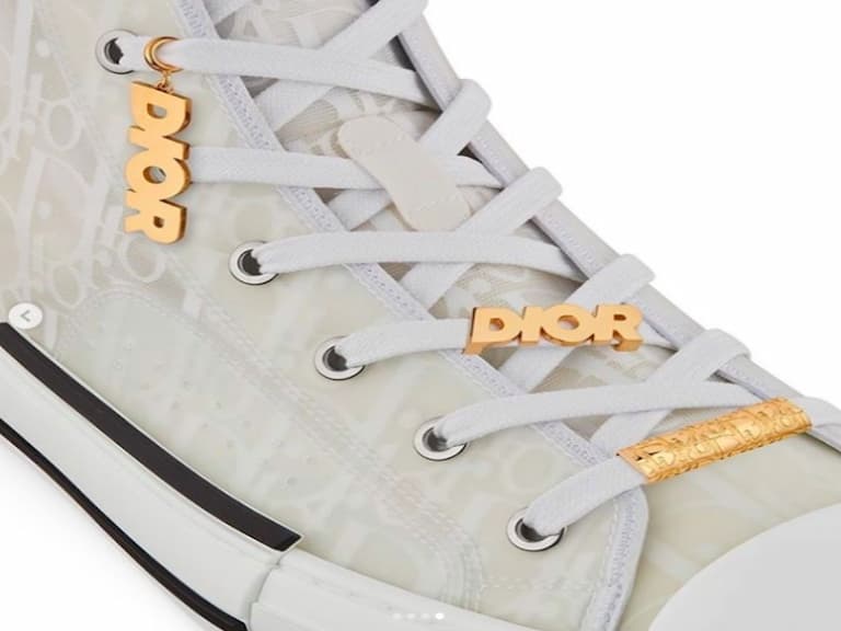 買不起 Dior x AJ1？不如試試這個 Dior 球鞋小物吧！隨便一雙都能變身爆款神鞋～