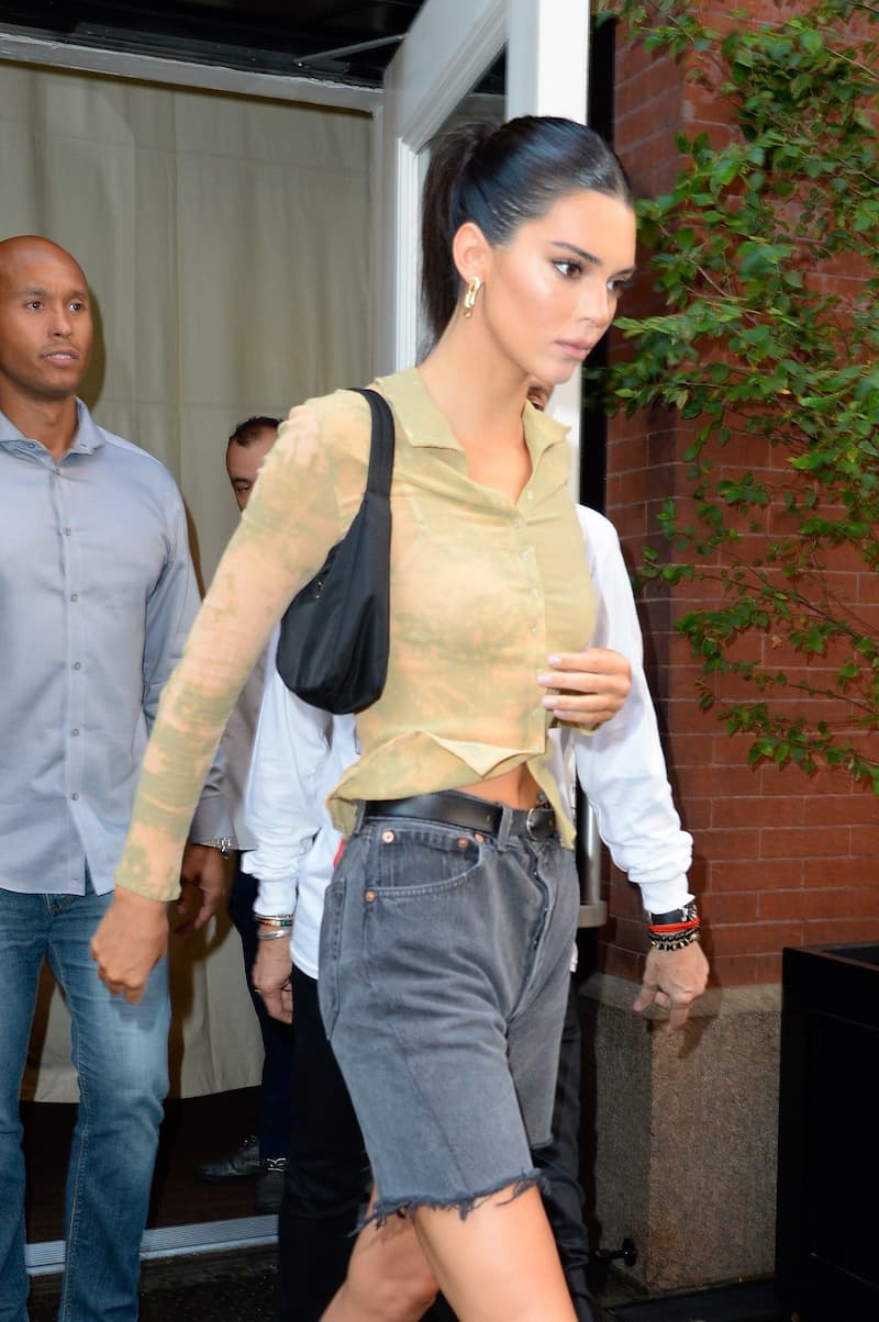 Kendall jenner prada 2025 body bag