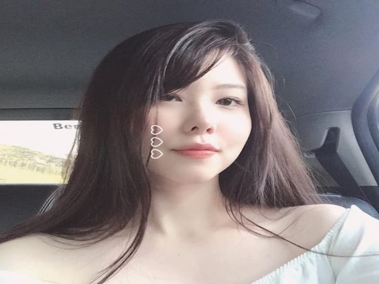 【野生抓正妹❤️】本斥但大！日本超萌電競正妹曬「超辣睡衣照」引暴動，網驚：未成年這樣有合法？