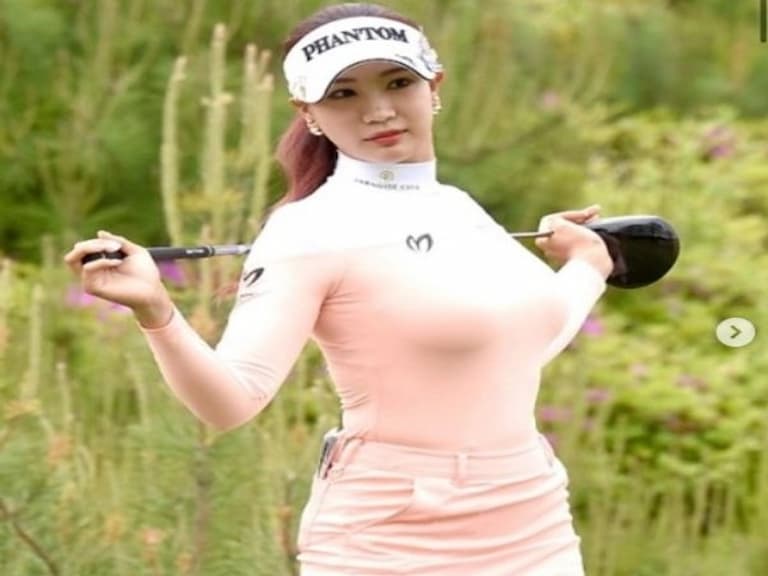身材太突出！韓國高爾夫球美女選手「性感賽服」爆紅，急澄清：希望大家專注我的球技！