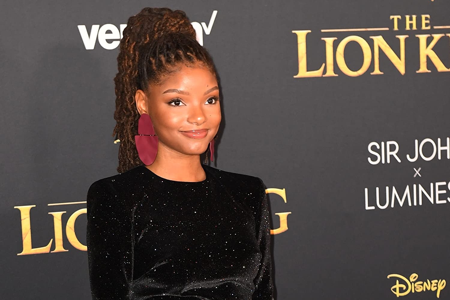 迪士尼真人版《小美人魚》來唱歌啦！Halle Bailey 現場演唱新歌〈Do It〉展現花式唱腔！
