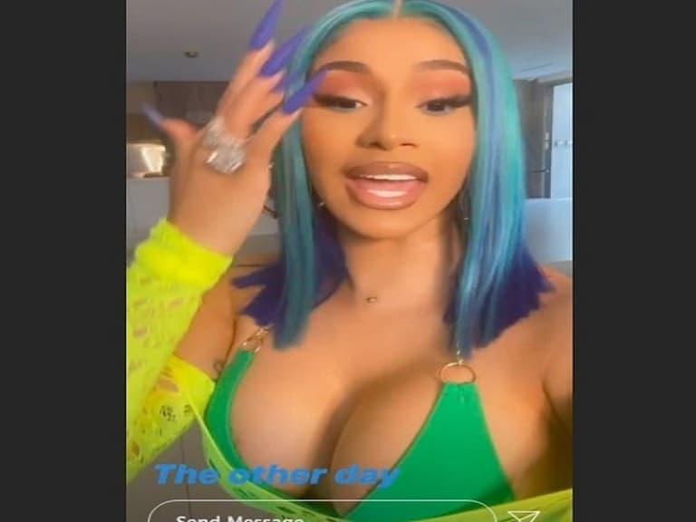老娘就是敢露！Cardi B 秀出「火辣豪乳」送福利，高喊：居家隔離絕對讓我變胖了！