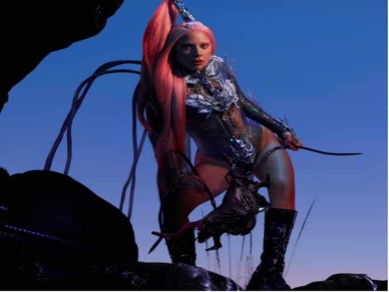 流行女神 LADY GAGA 睽違四年新輯問世  扮司機開貨櫃車親送專輯 號召亞莉安娜 韓國女團 BLACKPINK 強勢回歸  一舉刷新數位串流點聽紀錄