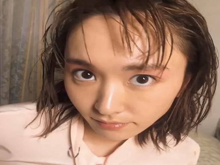 新垣結衣 の 謎之自拍～日本網友搞笑瘋傳：「女神不懂網美技巧！」