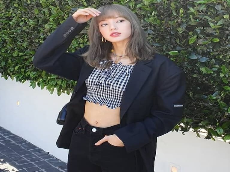 人間芭比 Lisa 私服亮點看不完，「男女通吃」才是真女神！