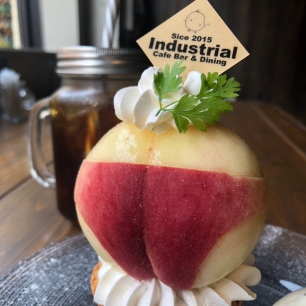 日本名古屋餐廳推超誘人「水蜜桃美尻塔」，讓老司機直呼：好想咬一口～
