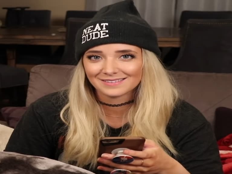 網紅始祖 Jenna Marbles 「九年前塗黑臉扮妮姬米娜」踩大雷，公開道歉宣布退出 Youtube！