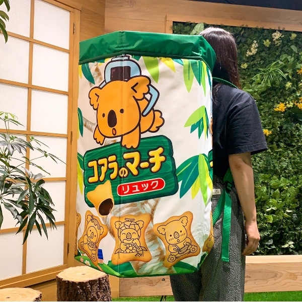 日本推超大「樂天小熊餅乾後背包」，裡頭還附贈 14 盒小熊餅乾！