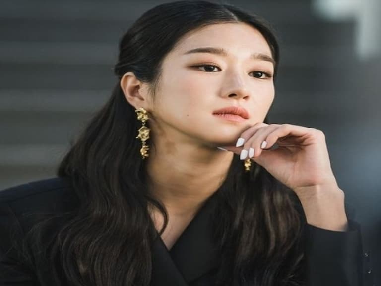 高冷女「徐睿知」《雖然是精神病但沒關係》戲裡腮紅、睫毛膏⋯相似款一次報給妳！