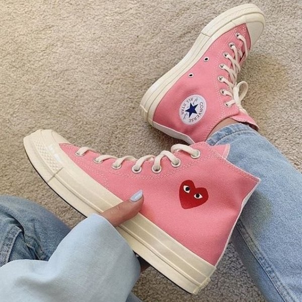 精選 4 雙「粉系帥鞋」再酷的女鞋頭都會愛！穿粉紅色也能照樣酷！