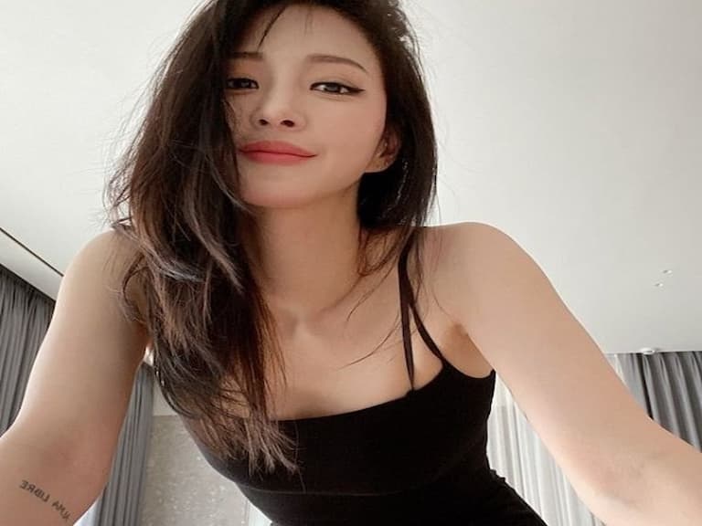 韓藝瑟曬「清涼照」遭酸平胸，「3 種奶型美胸術」一拳公開！