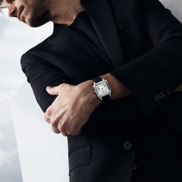 卡地亞推出全新 Ballon Bleu 系列腕錶：湛藍的錶面設計實在適合擁有時尚品味的老爸們