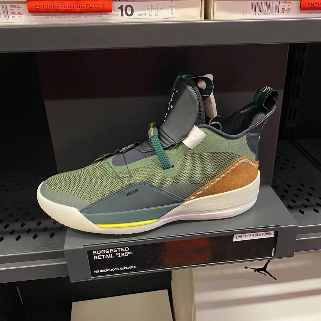 「Travis Scott x Air Jordan」聯名鞋款國外 Outlet 全尺寸齊全，鞋迷：「絕對買爆！」