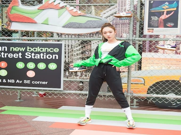 爆款神鞋 new balance 『327』「鄉民老婆」 Julia 吳卓源穿上玩翻復古！