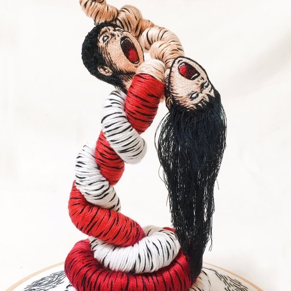 日本狂粉製作「伊藤潤二」超立體刺繡，高還原「漩渦」苦命情侶！