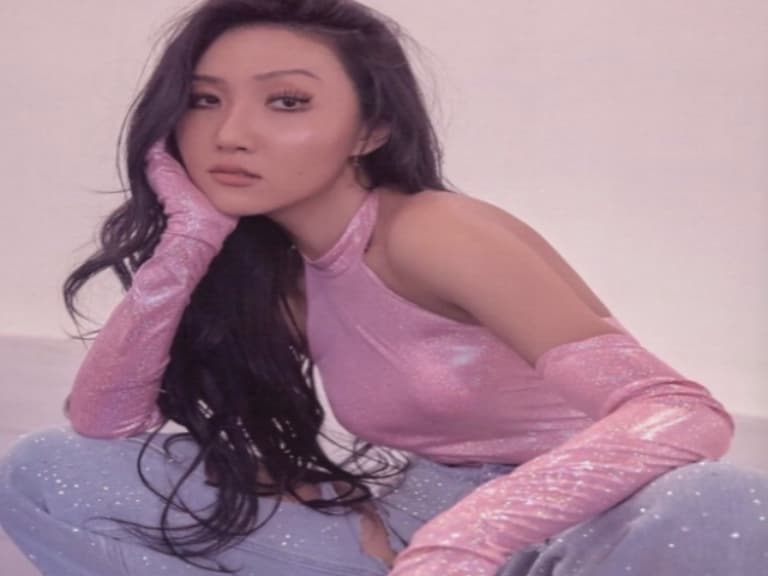 李孝利、嚴正化、Jessi、華莎組成的「退貨遠征隊」靠這 4 招穿搭祕技 KO 嫩妹!