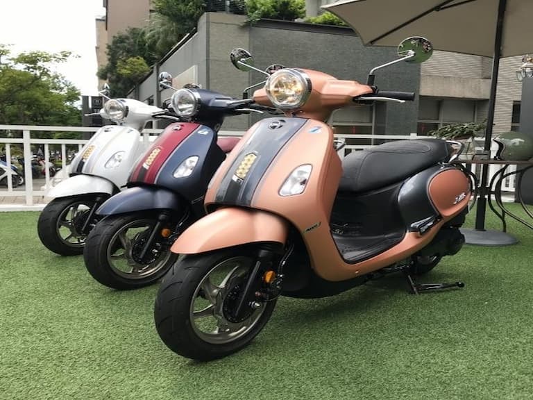 【老 J 推車】美感、安全性都兼具！全新 SYM Fiddle 125 到底值不值得買？4 大亮點一次看！