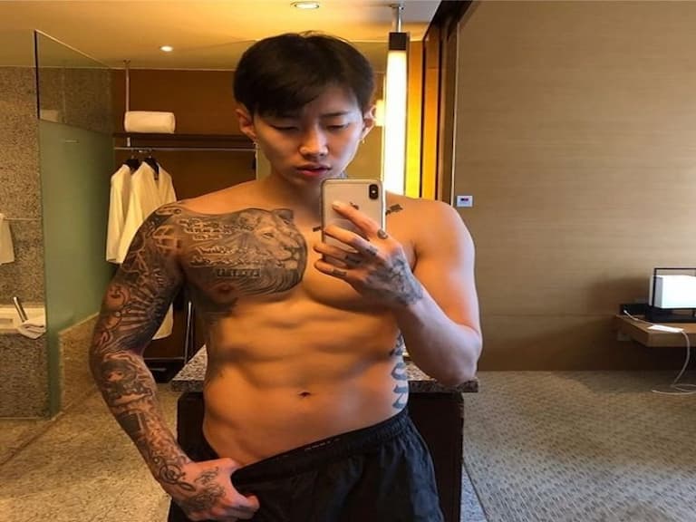 你想當 Rap Star 嗎？《新說唱》男神導師 Jay Park 乾瘦外表下竟藏「雕刻肌肌」全靠這招達陣！
