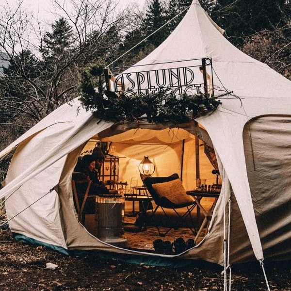住帳篷露營也這麼奢華！東京爆紅「Circus Outdoor」睡大床、喝香檳打破新旅遊觀！