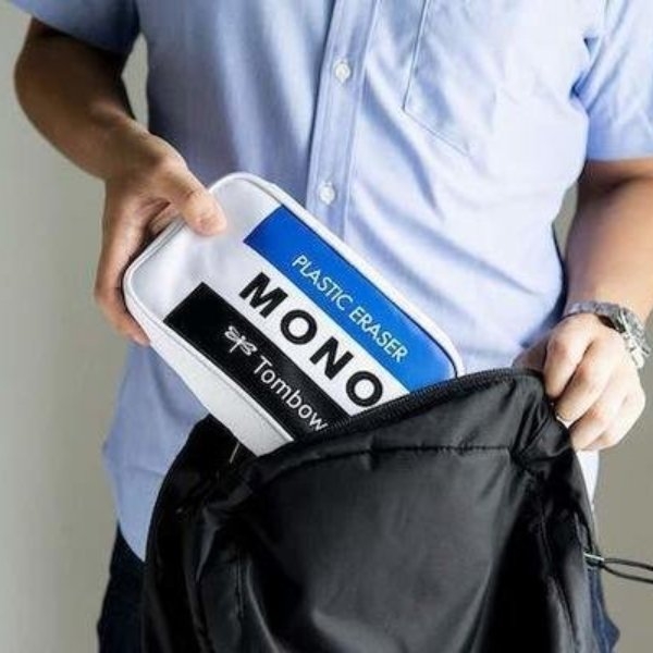 童年的橡皮擦變大了！日本 MONO 推出「巨大化橡皮擦」隨身包，搞笑又實用的收納款！
