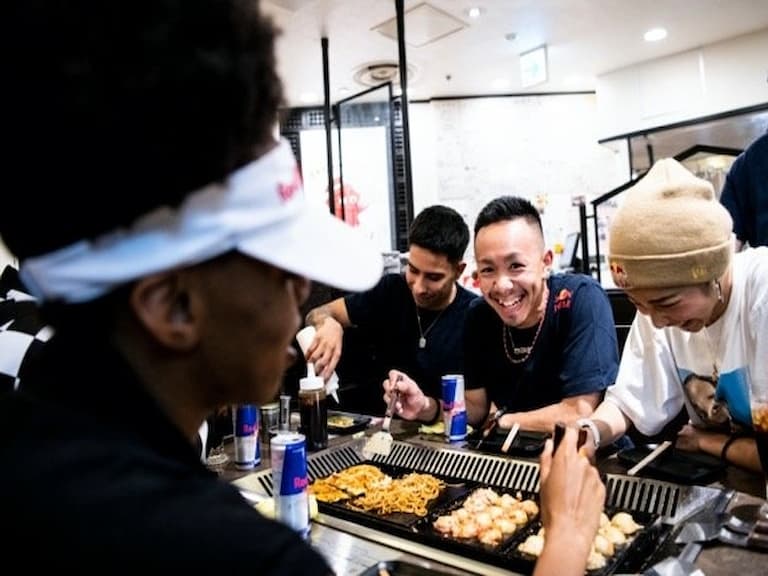 Red Bull Turn It Up! 新社交活動、派對躁起來！ 集氣歡聚能量 9/9起抽獎享聚好禮、派對組合 重拾精彩生活