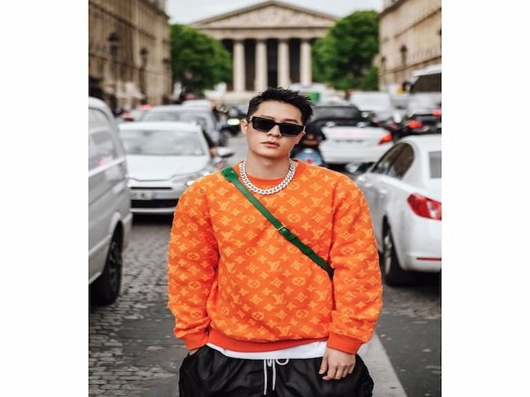秋冬就是要穿大學 T!潮人必備 10 件大學 T 推薦,最便宜的不用一張小朋友就能入手~