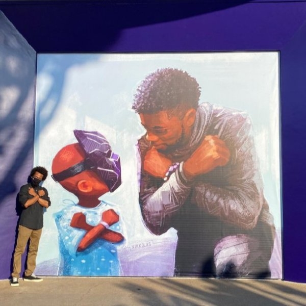 感動！迪士尼官方《黑豹》致敬壁畫曝光，盼世人永遠紀念查德威克鮑斯曼的精神！