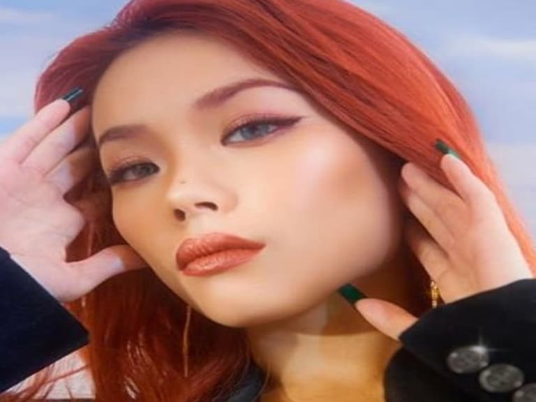 不只會饒舌，還超會畫！萬妮達超殺「熱辣妝」～加這 1 筆，簡直成了人間小辣椒！
