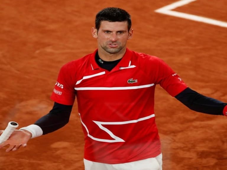 又來!球王 Djokovic 再次誤擊線審引發爭議,球迷:以後裁判都要戴頭盔看球