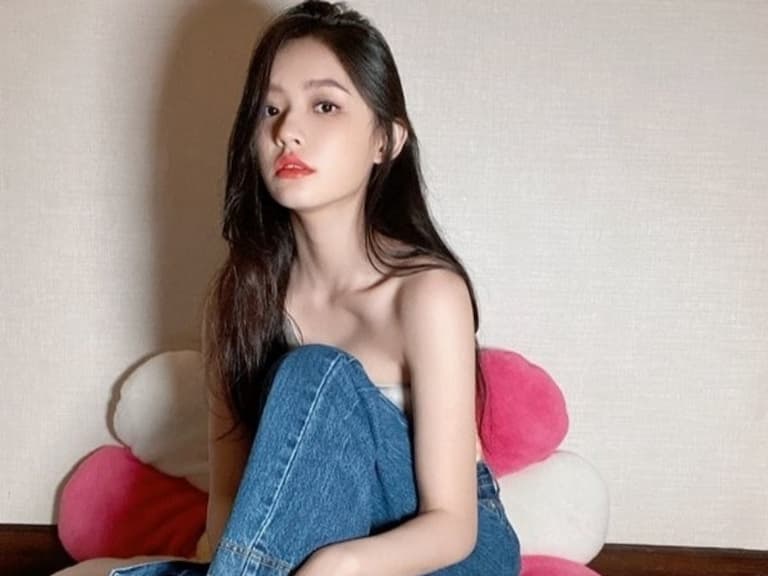 你還記得她嗎?因演出《美人魚》爆紅的林允!如今不僅轉型潮辣妹,腳上球鞋也都來頭不小!