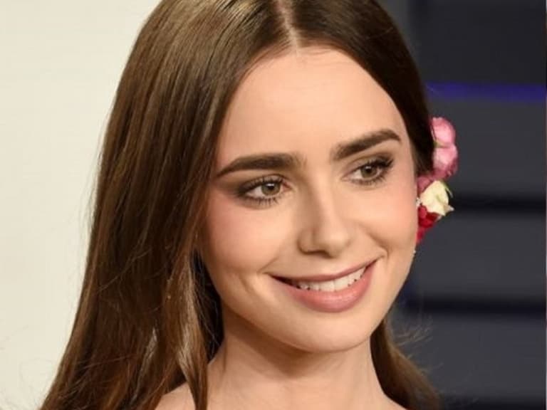 莉莉·柯林斯（Lily Collins）稱《艾蜜莉在巴黎》（Emily in Paris）女主角應為 22 歲，引網友砲轟：拜託有點常識好嗎？