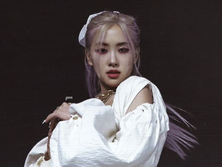回顧 BLACKPINK Rosé 的顏值變化史：從嬰兒肥變身美豔歌姬靠 2 招妝容技巧！