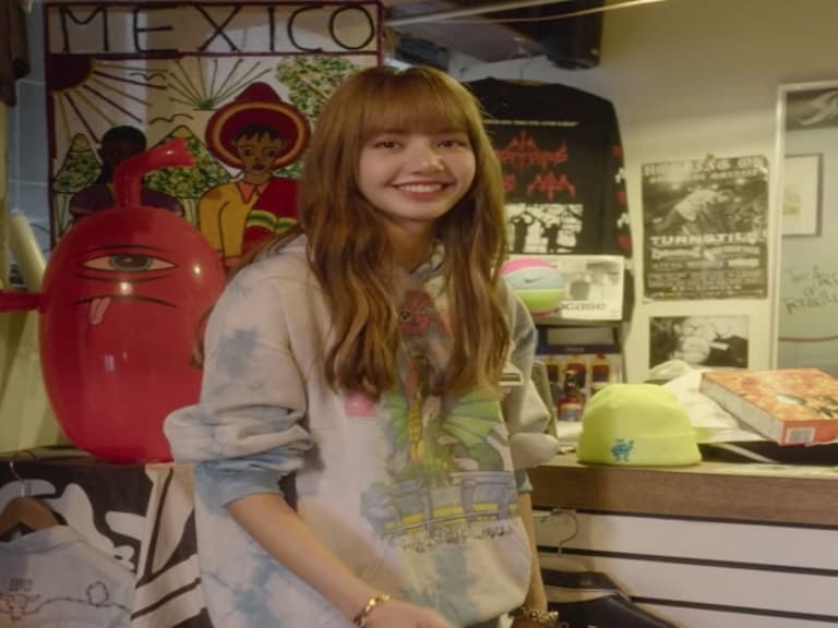 BLACKPINK Lisa 最愛逛！激推 4 家老司機必逛「韓國古著店」，說不定有機會跟女神巧遇喔！