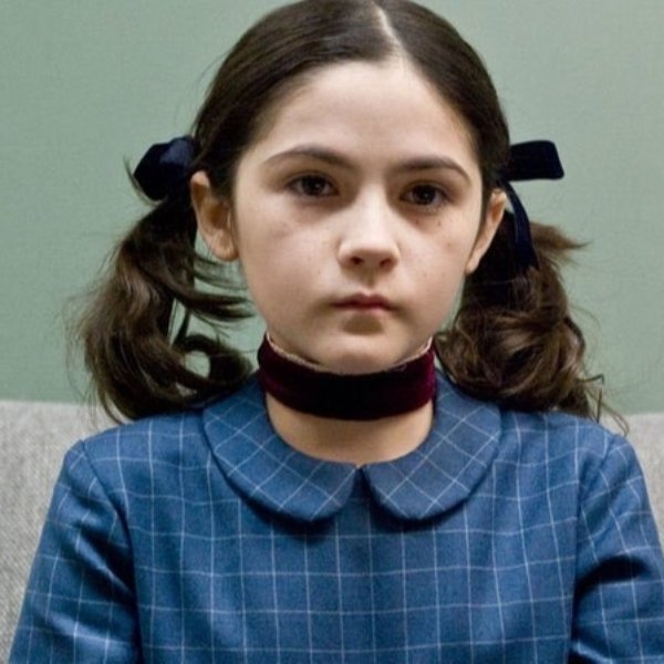 最狠蘿莉回來了！驚悚電影《孤兒怨》女主角確認回鍋，將以超強「化妝技巧」再扮十歲小女孩！