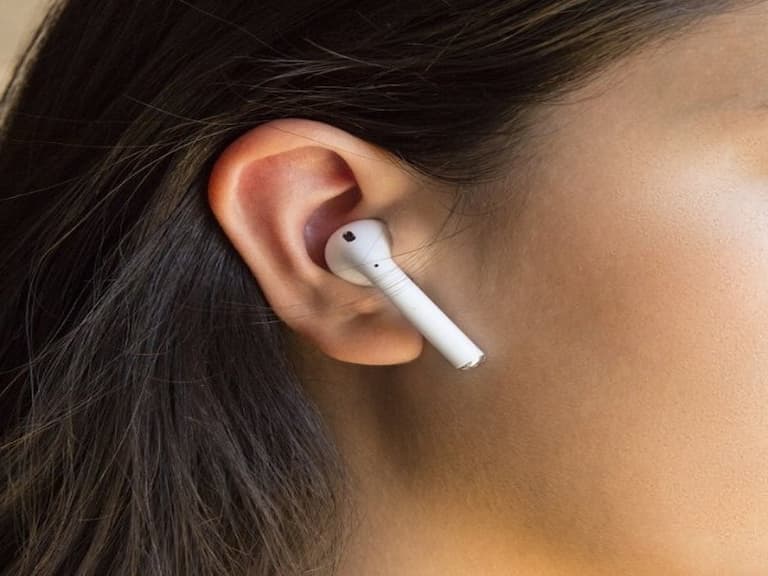 日本鐵道新發明「專門夾起掉進鐵軌的 AirPods」道具，3 個月遺失案例就高達 950 件！