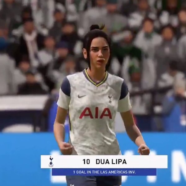 足球電玩《FIFA 21》驚喜解鎖新角色「杜娃黎波」，玩家笑：男隊友手都在摸哪裡？