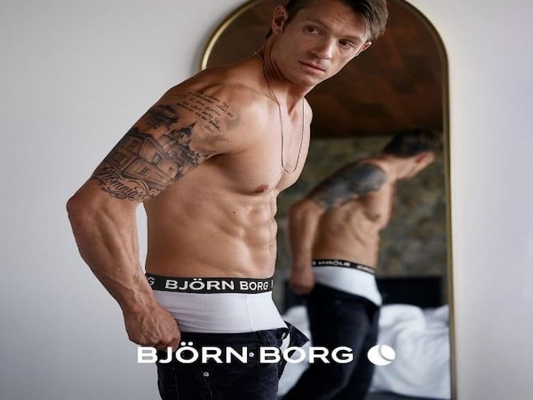 Man 力爆表！《碳變》男主角 Joel Kinnaman 大秀性感刺青，他也是《自殺突擊隊》隊長！