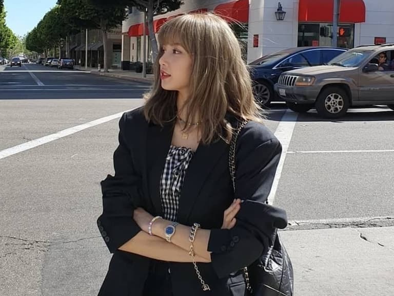 BLACKPINK Lisa 根本人間勞力士!私下最愛曬的錶款大公開,Rolex、AP、BVLGARI 都是基本配備~